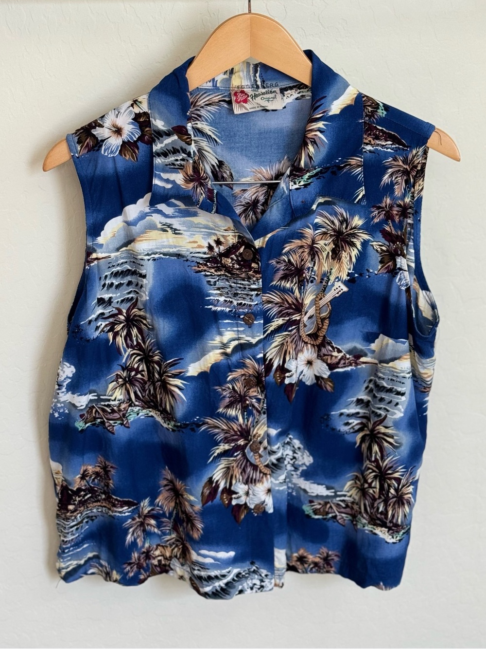 Vintage Hilo Hattie The Hawaiian Original Aloha Sleeveless Blouse Blue Rayon XL